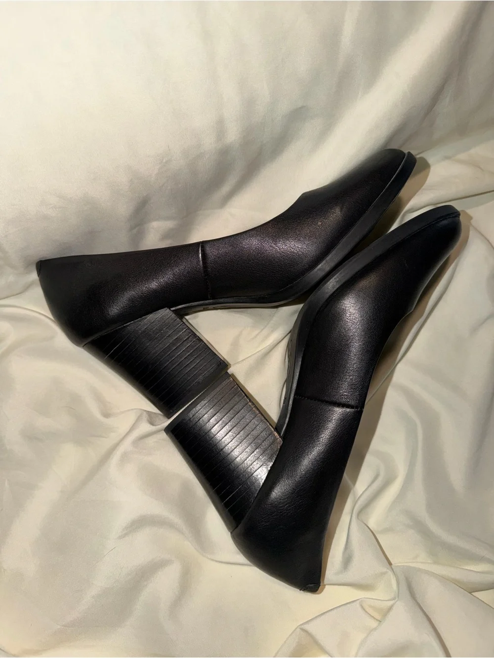 Born Black Leather Mid-Heel‎ Classic Pumps